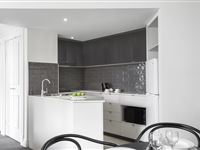 2 Bedroom Apartment - Mantra 2 Bond Street Sydney